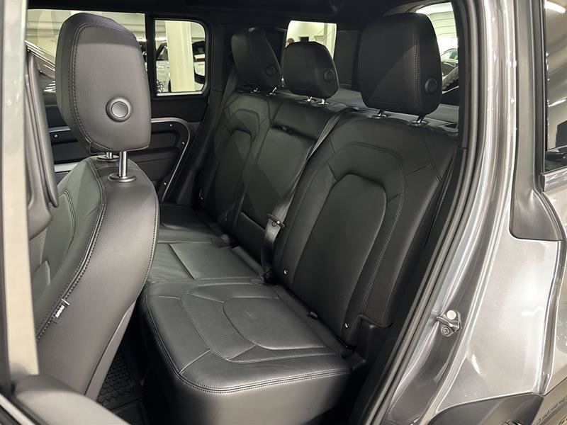 2024 Land Rover Defender 110 P300 S-15