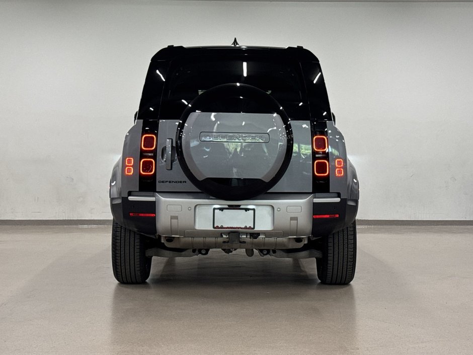 Land Rover Defender 110 P300 S 2024-6