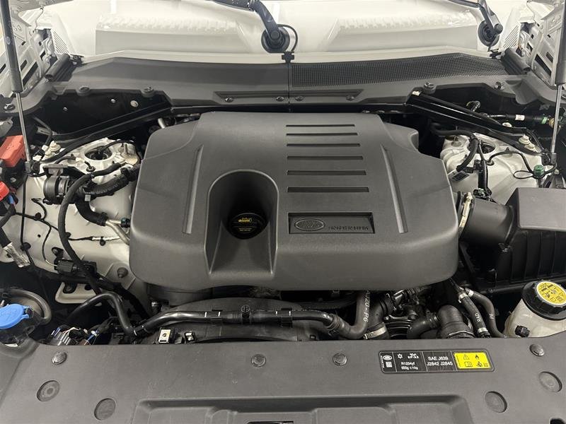 2024 Land Rover Defender 110 P400 S-17