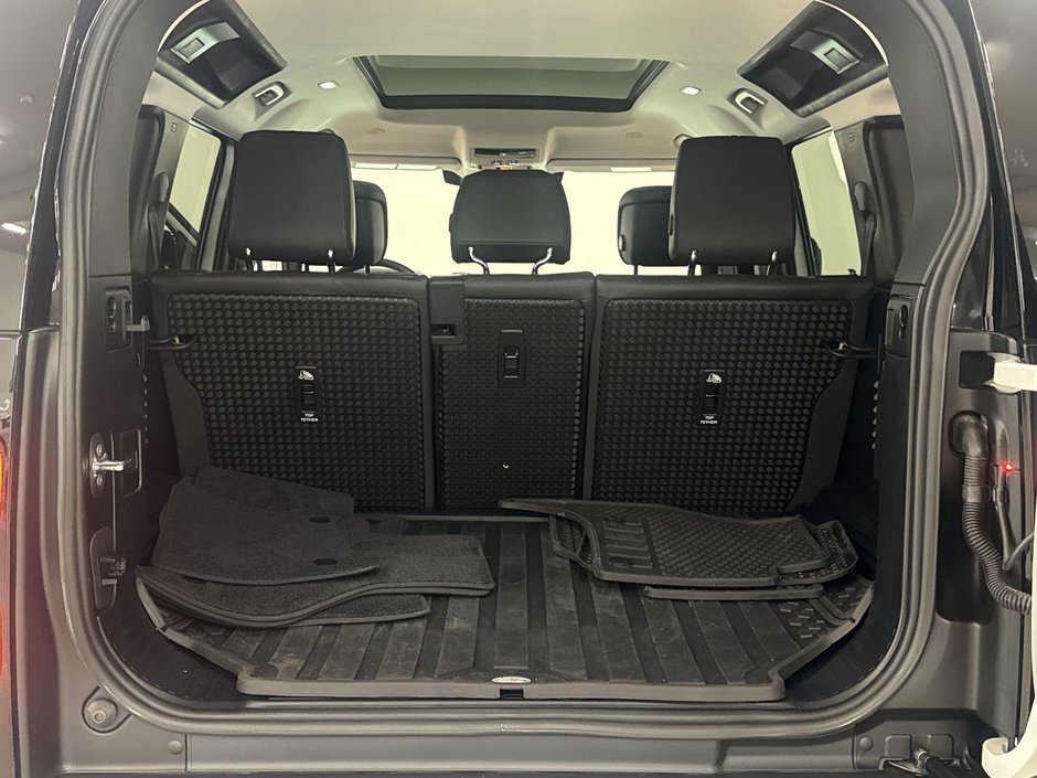 Land Rover Defender 110 P400 S 2024-23