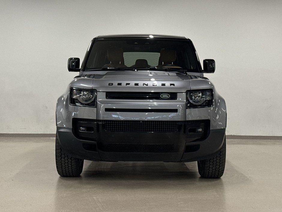 2024 Land Rover Defender 110 P500 SE-9