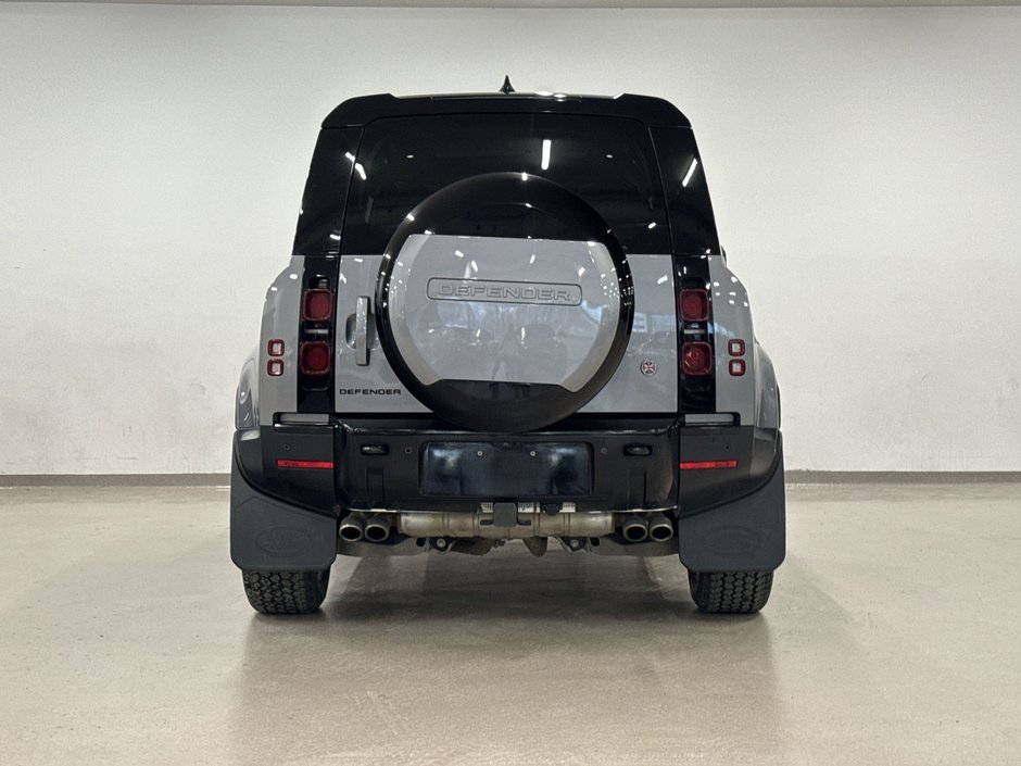 2024 Land Rover Defender 110 P500 SE-6