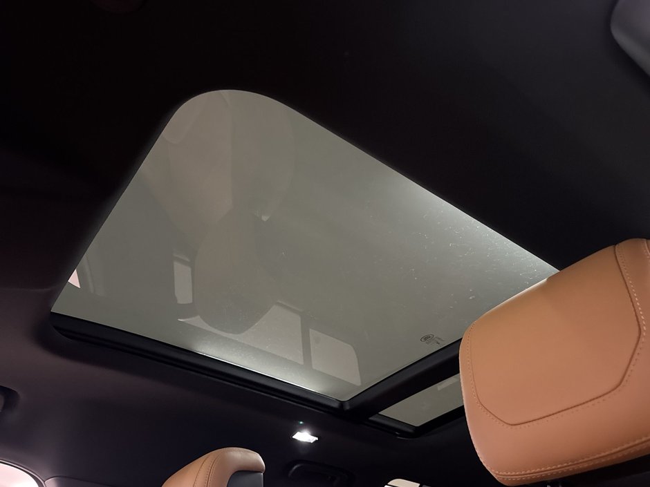 2024 Land Rover Defender 110 P500 SE-21