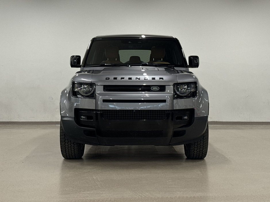 2024 Land Rover Defender 110 P500 SE-2