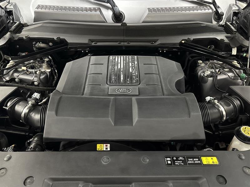 2024 Land Rover Defender 110 P500 SE-17