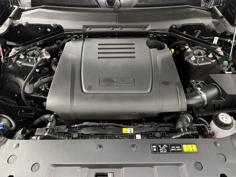 2025 Land Rover Defender 110 P300 S-29