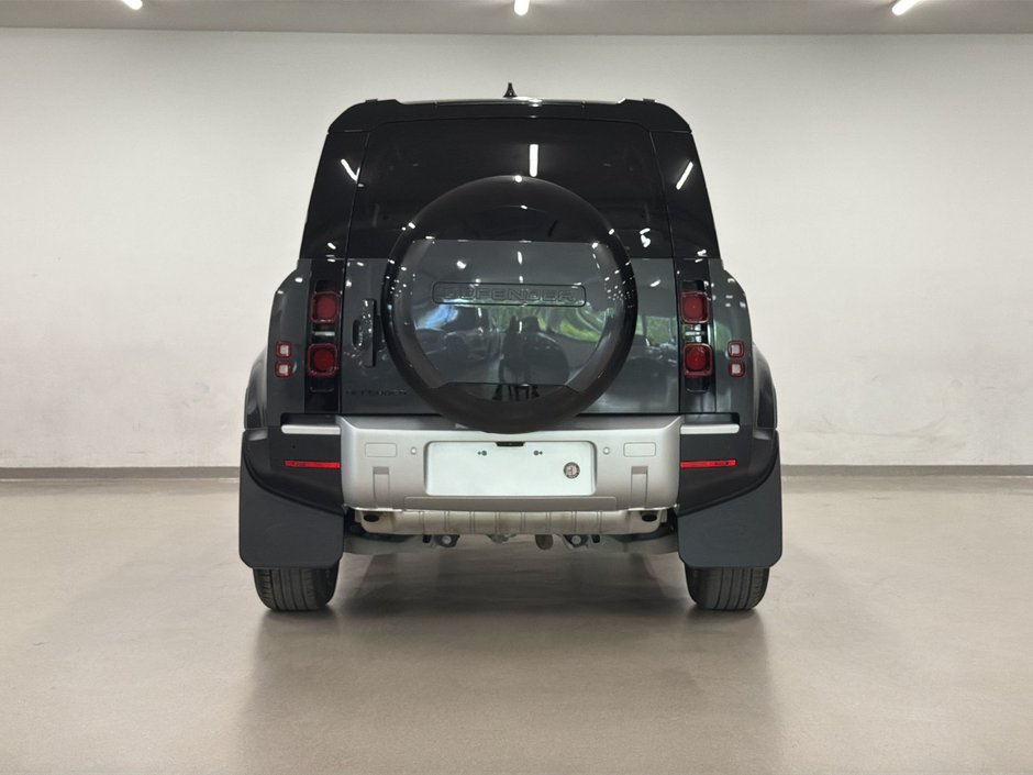 2025 Land Rover Defender 110 P300 S-8