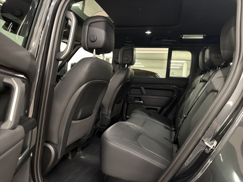 2025 Land Rover Defender 110 P300 S-26
