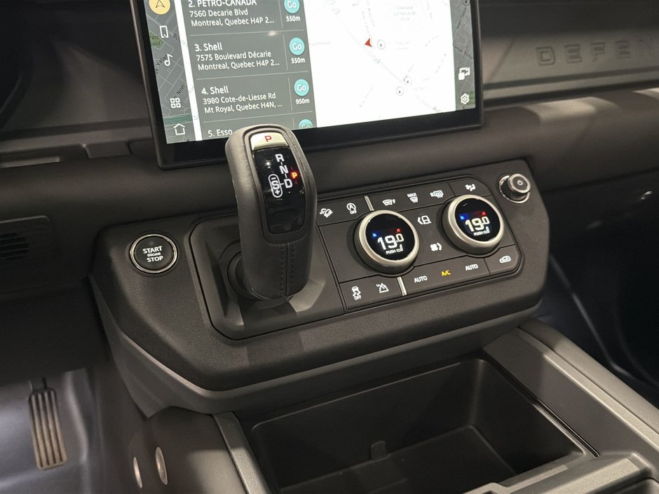 2025 Land Rover Defender 110 P300 S-24