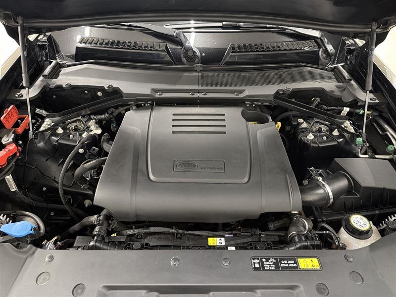 Land Rover Defender 110 P300 S 2025-17