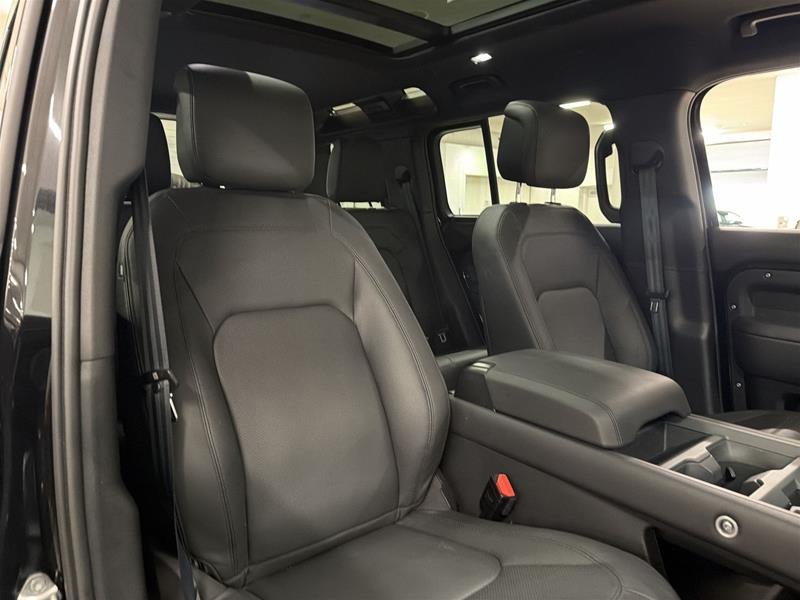 Land Rover Defender 110 P300 S 2025-15