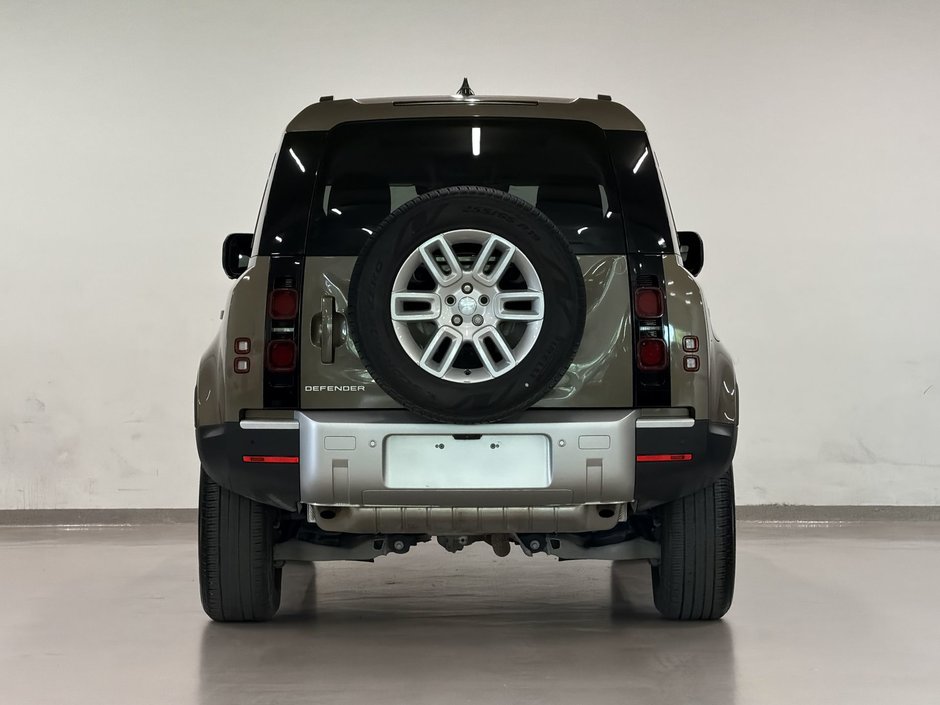 2025 Land Rover Defender 110 P300 S-8