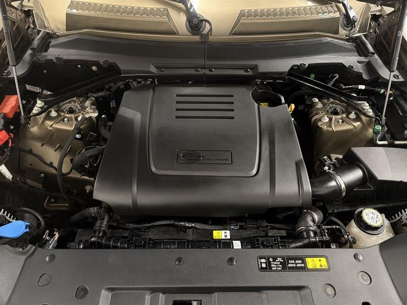 Land Rover Defender 110 P300 S 2025-18