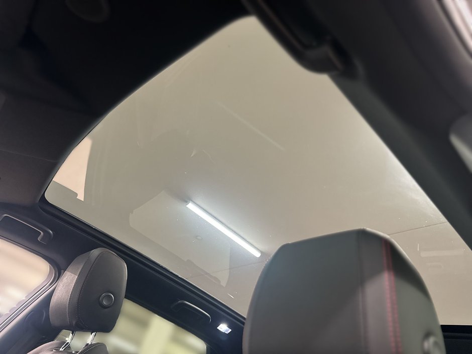 2022 Land Rover Discovery Sport 247hp R-Dynamic S-21