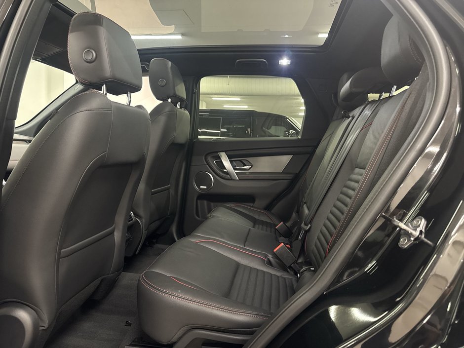 2022 Land Rover Discovery Sport 247hp R-Dynamic S-22