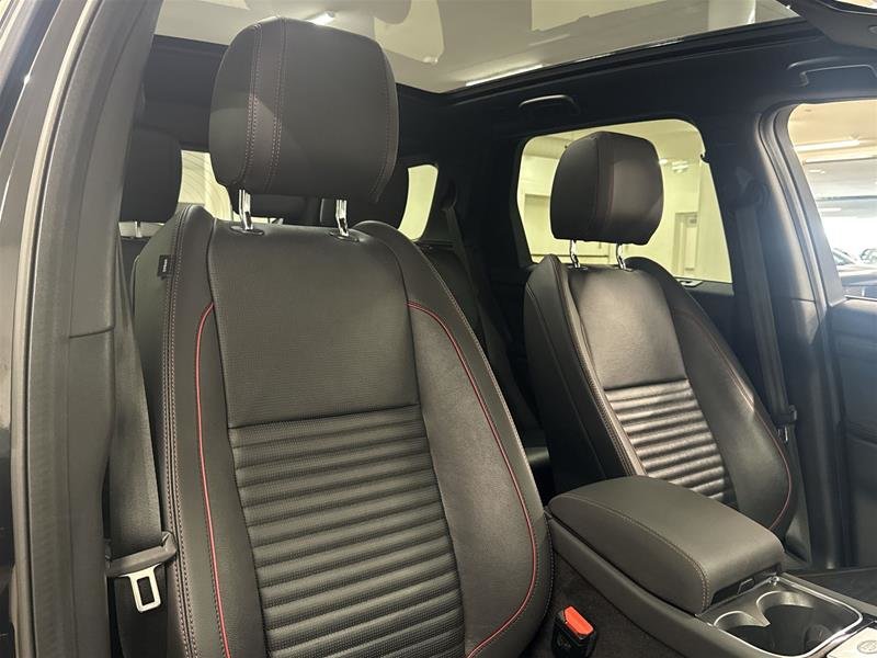 2023 Land Rover Discovery Sport 247hp R-Dynamic SE-16