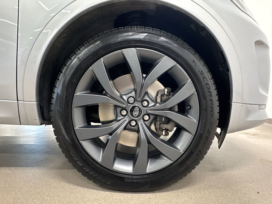 2023 Land Rover Discovery Sport 247hp R-Dynamic SE-25