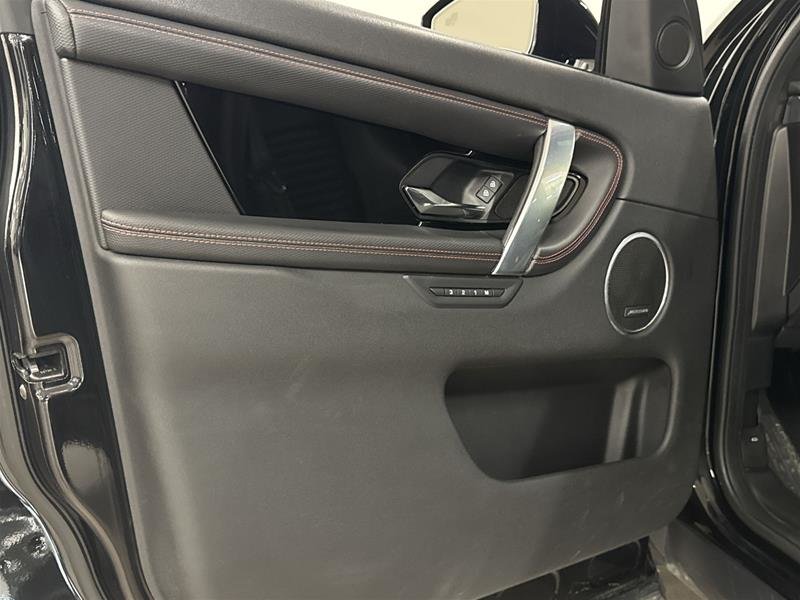 2023 Land Rover Discovery Sport 247hp R-Dynamic SE-6