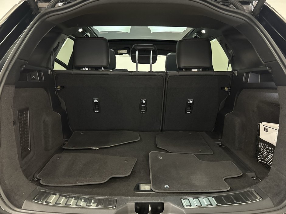 2023 Land Rover Discovery Sport 247hp R-Dynamic SE-23