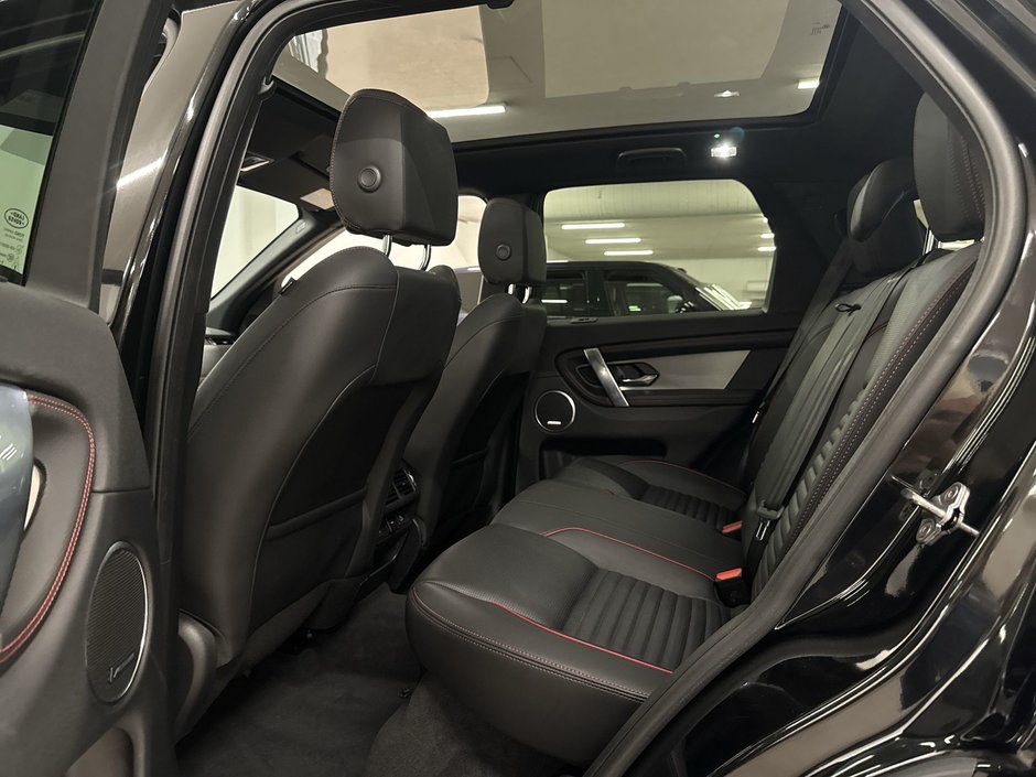 2023 Land Rover Discovery Sport 247hp R-Dynamic SE-22