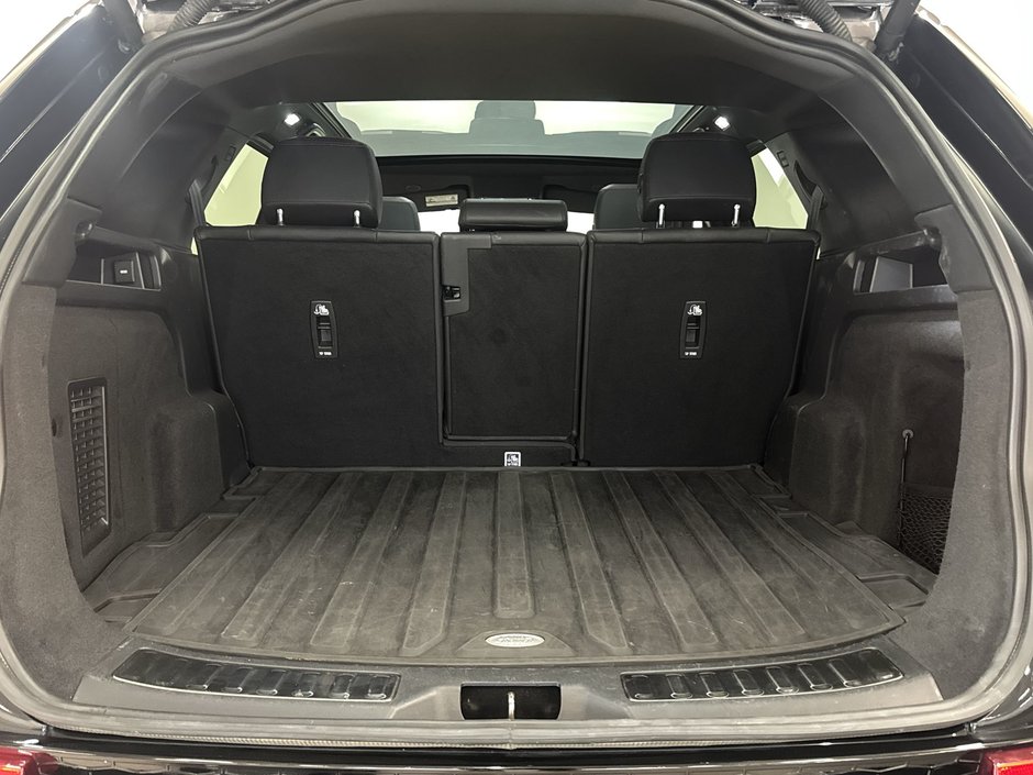 2023 Land Rover Discovery Sport 247hp R-Dynamic S-23