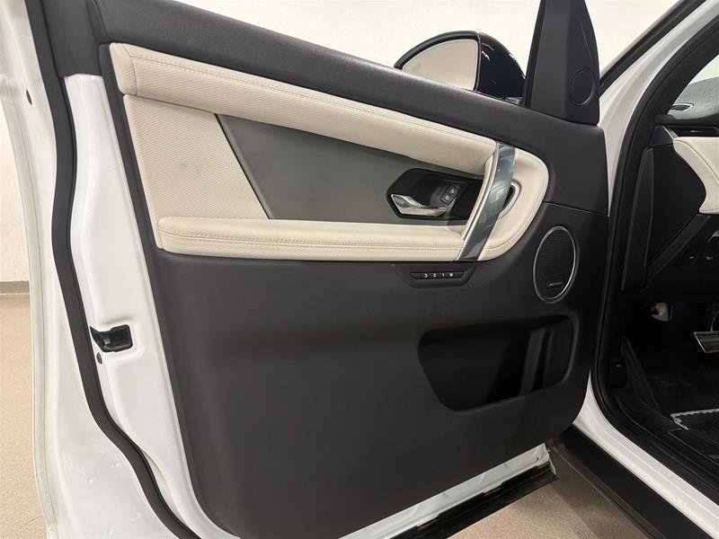 2023 Land Rover Discovery Sport 247hp R-Dynamic SE-6