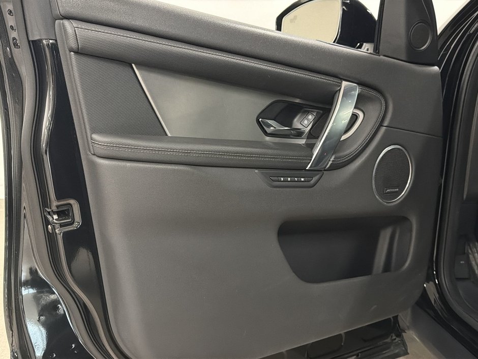 Land Rover Discovery Sport P250 Dynamic SE 2024-14