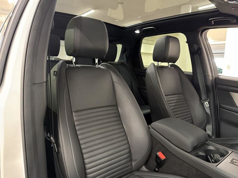 2024 Land Rover Discovery Sport P250 Dynamic SE-16