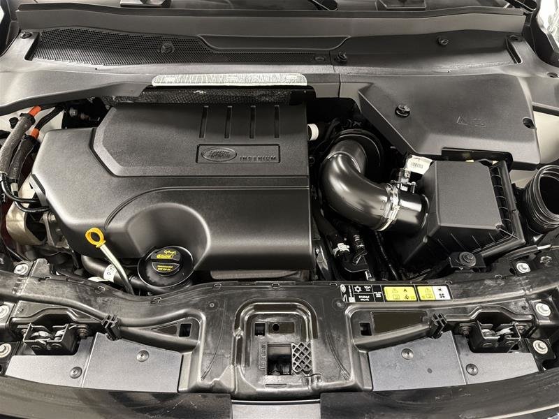 2024 Land Rover Discovery Sport P250 Dynamic SE-17