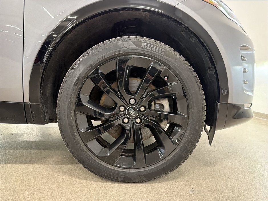 2024 Land Rover Discovery Sport P250 Dynamic SE-26
