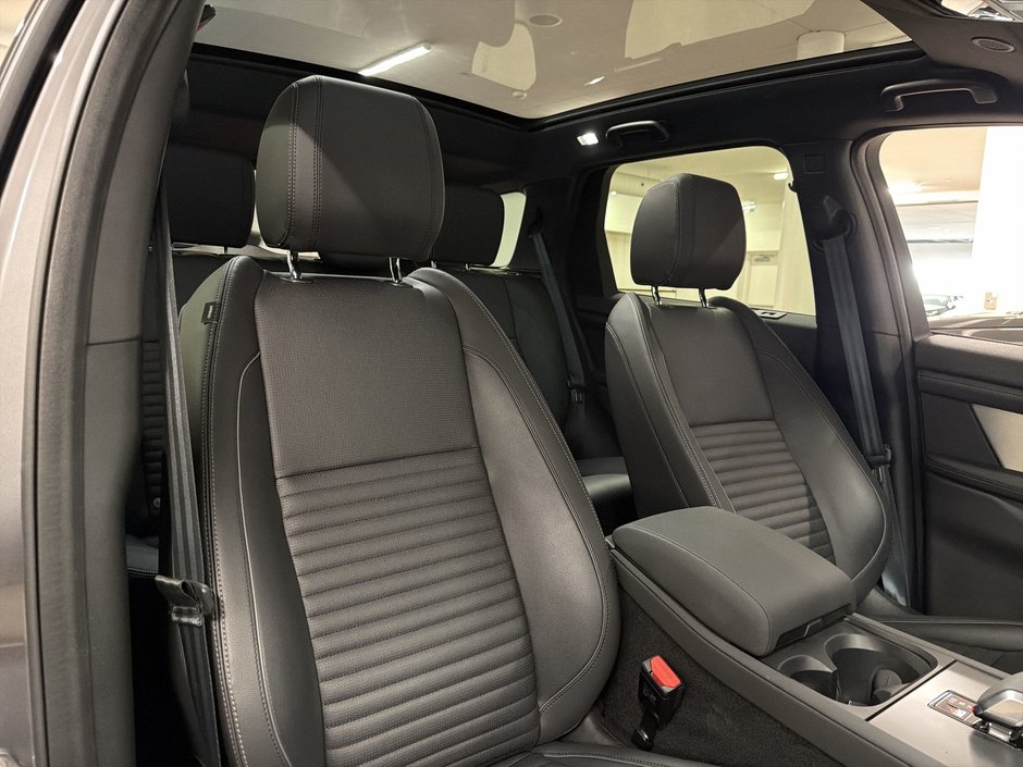 2024 Land Rover Discovery Sport P250 Dynamic SE-24