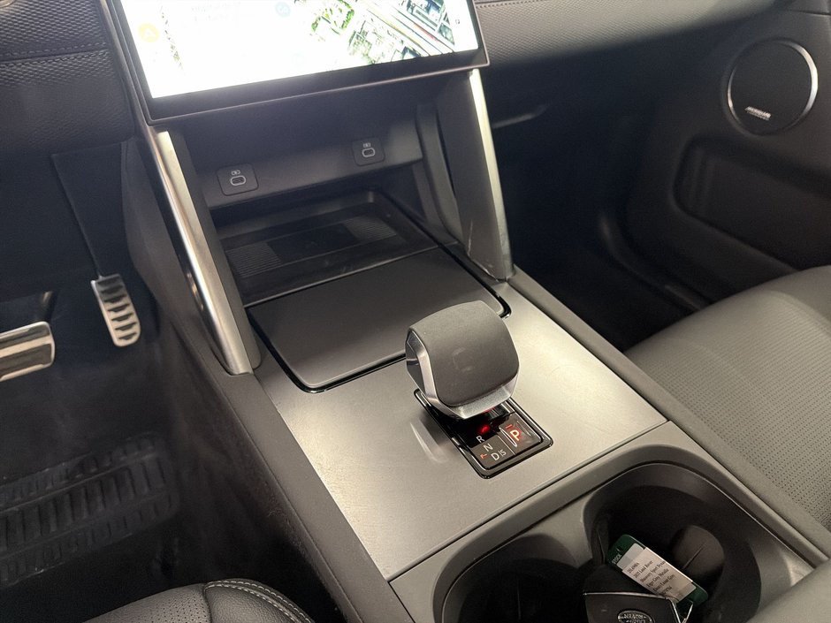 2025 Land Rover Discovery Sport Dynamic SE 4WD-24