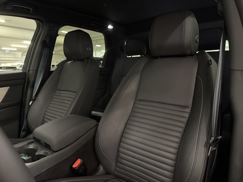 2026 Land Rover Discovery Sport Landmark 4WD-19