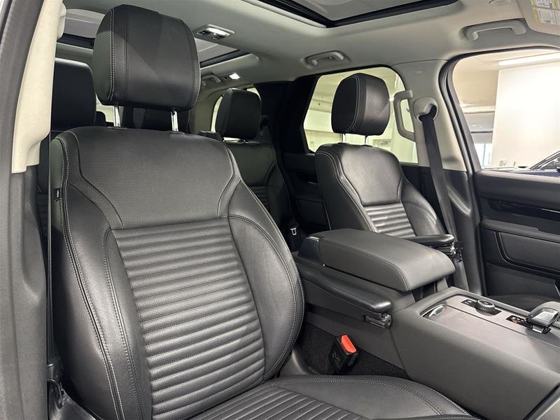 Land Rover Discovery P300 S 2022-16