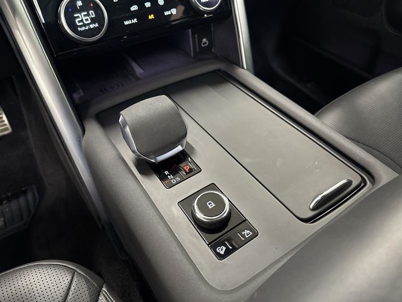 2022 Land Rover Discovery P360 R-Dynamic HSE-12