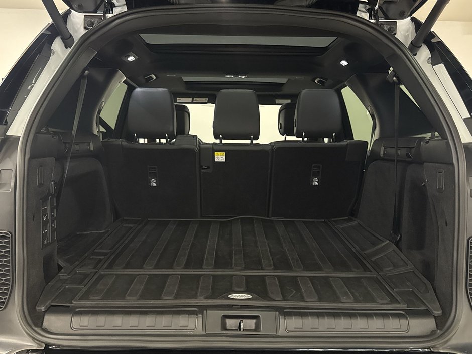 2023 Land Rover Discovery P360 R-Dynamic S-23