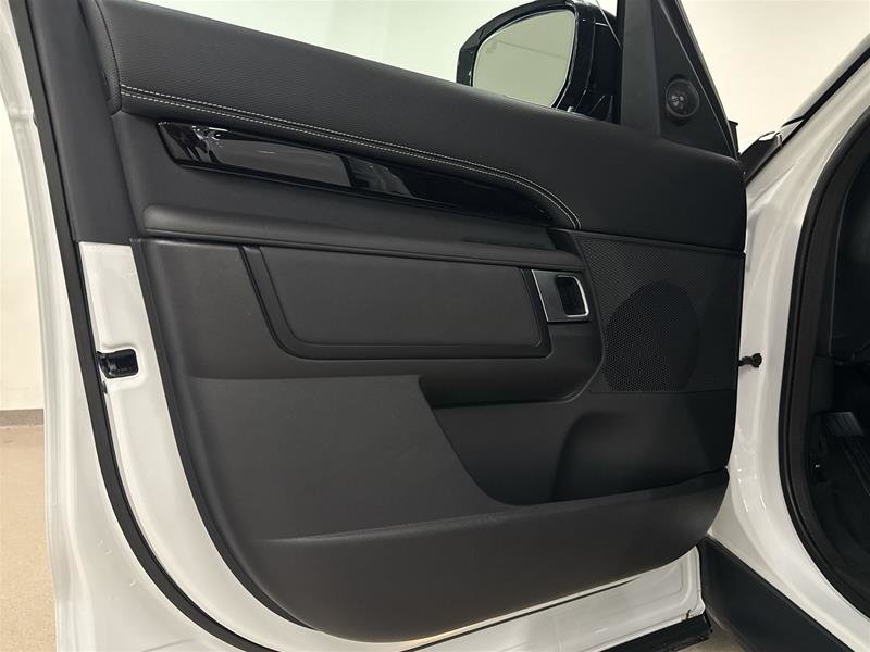 2023 Land Rover Discovery P360 R-Dynamic S-6