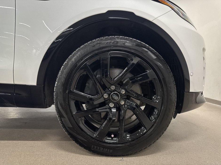 2023 Land Rover Discovery P360 R-Dynamic S-26