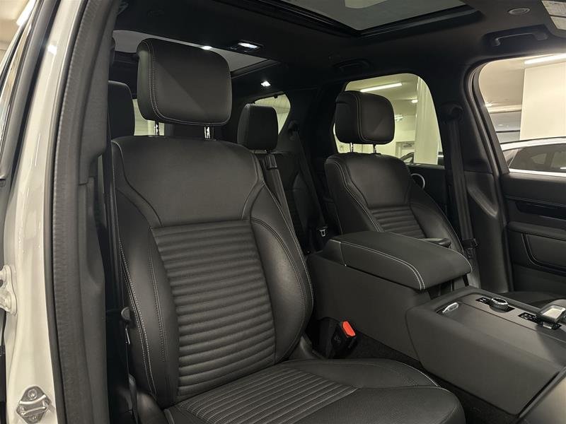 2023 Land Rover Discovery P360 R-Dynamic S-16