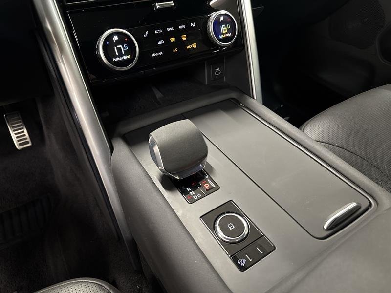 2023 Land Rover Discovery P360 R-Dynamic S (2)-12