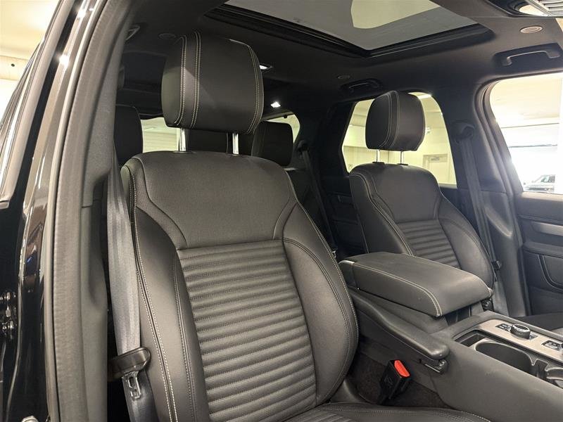 2023 Land Rover Discovery P360 R-Dynamic S (2)-24