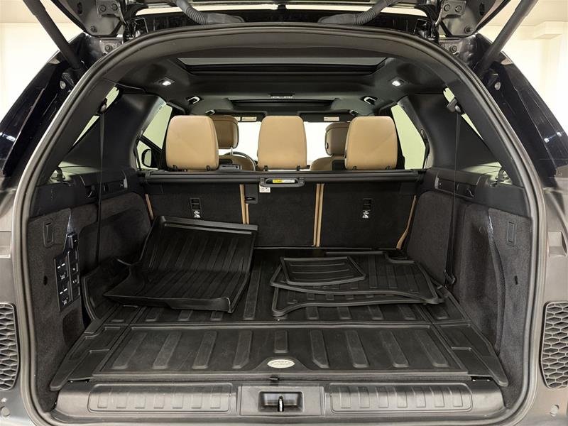 Land Rover Discovery P300 Dynamic SE 2025-15
