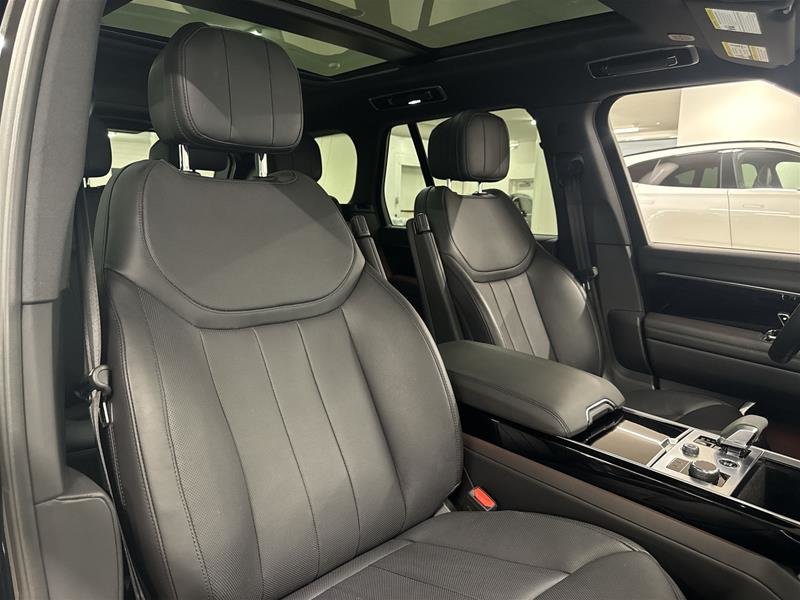 2023 Land Rover New Range Rover P530 SE SWB-16
