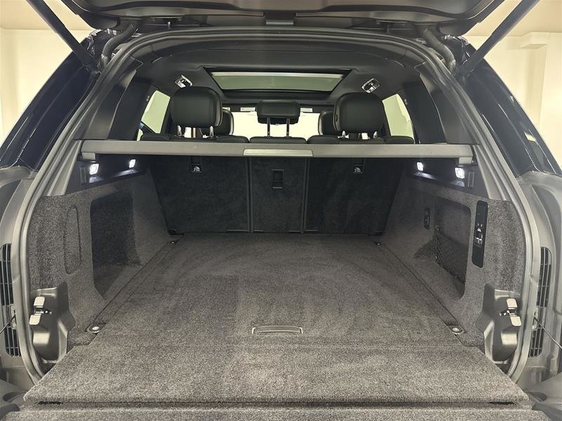 2023 Land Rover New Range Rover P530 SE SWB-15