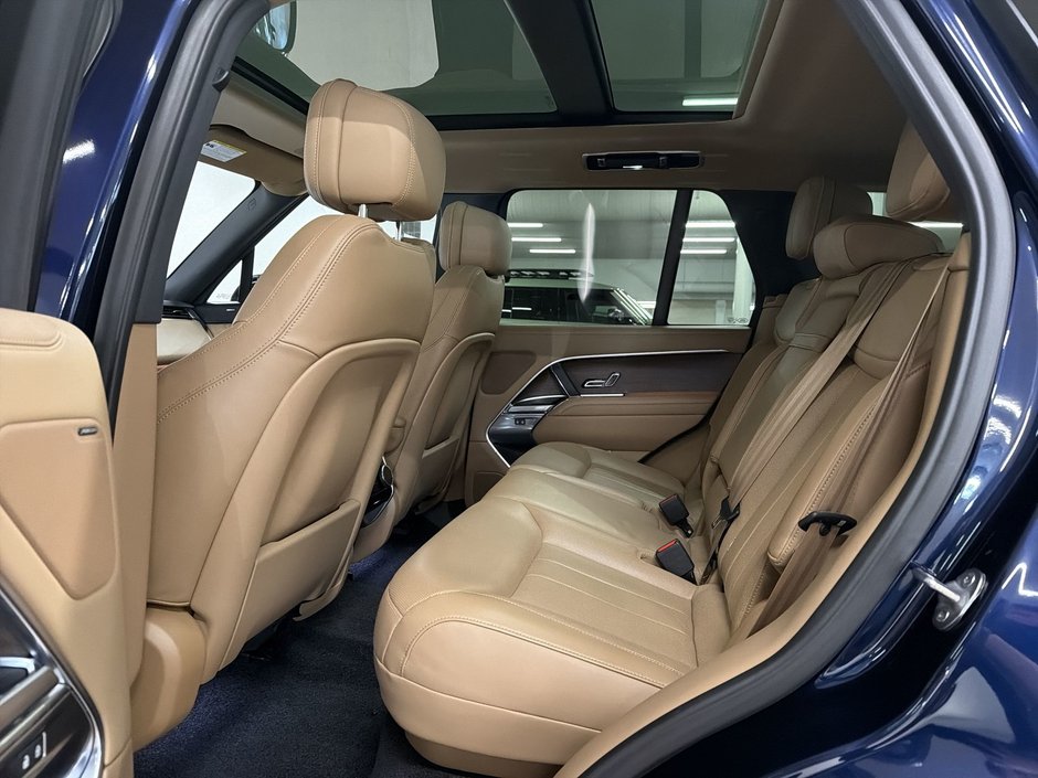 2023 Land Rover New Range Rover P530 SE SWB-22