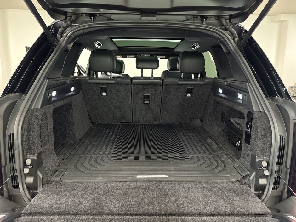 2024 Land Rover New Range Rover P530 SE SWB-23