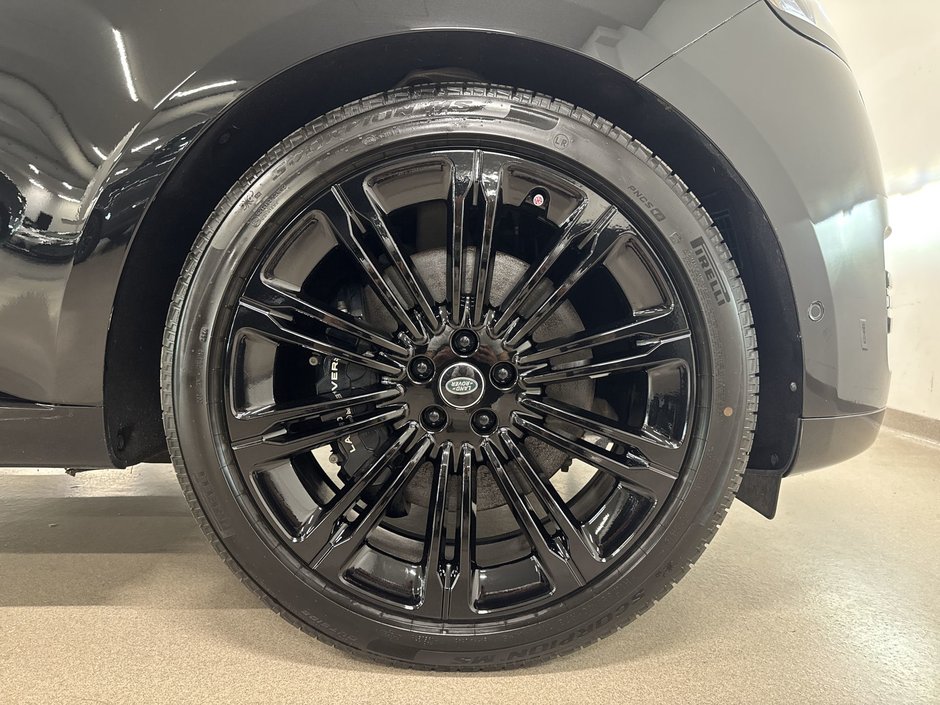 2024 Land Rover New Range Rover P530 SE SWB-26