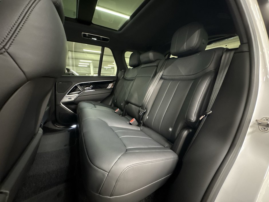 2024 Land Rover NEW RANGE ROVER P530 SE SWB-22