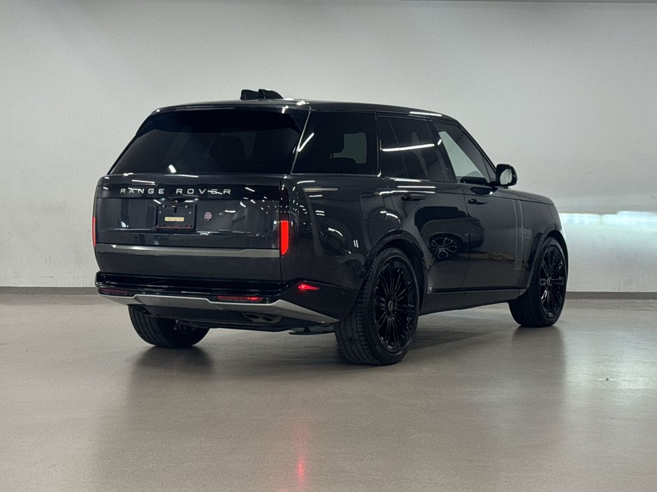 2024 Land Rover New Range Rover P530 SE SWB-7