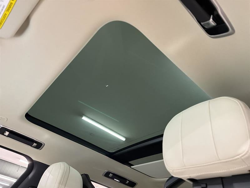 2024 Land Rover New Range Rover P400 SE SWB-13